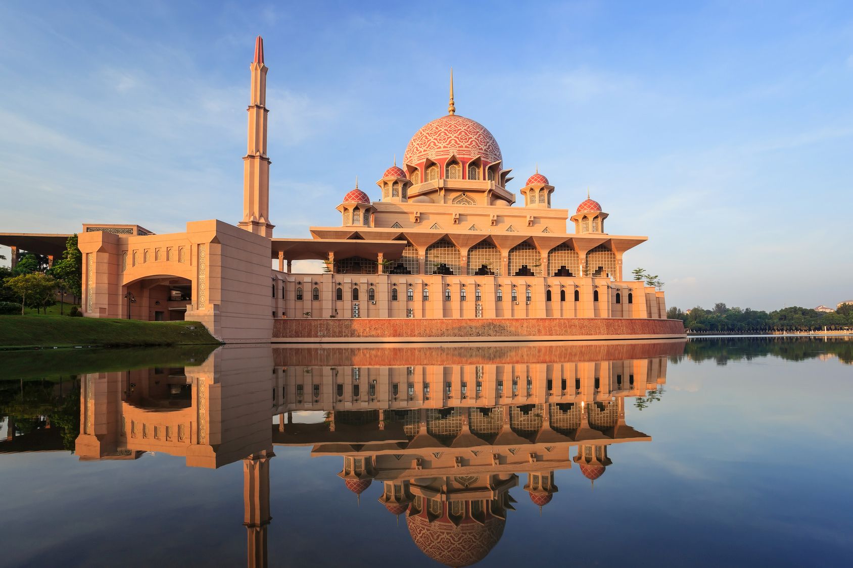 putra-mosque-putrajaya-malaysia